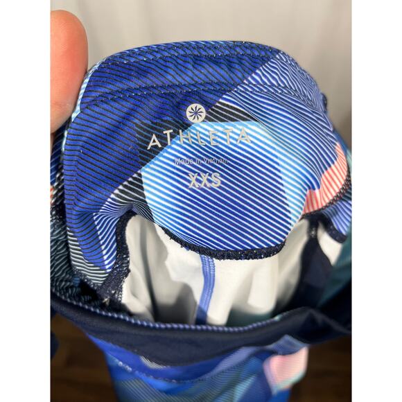 Athleta electric geo sonar crop leggings. - Picture 8 of 10